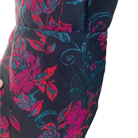 UrbanāOutfittersĀ FloralāPrintāMini - Picture 4 of 6